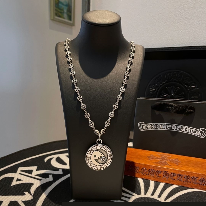 Ch**me He**ts necklaces